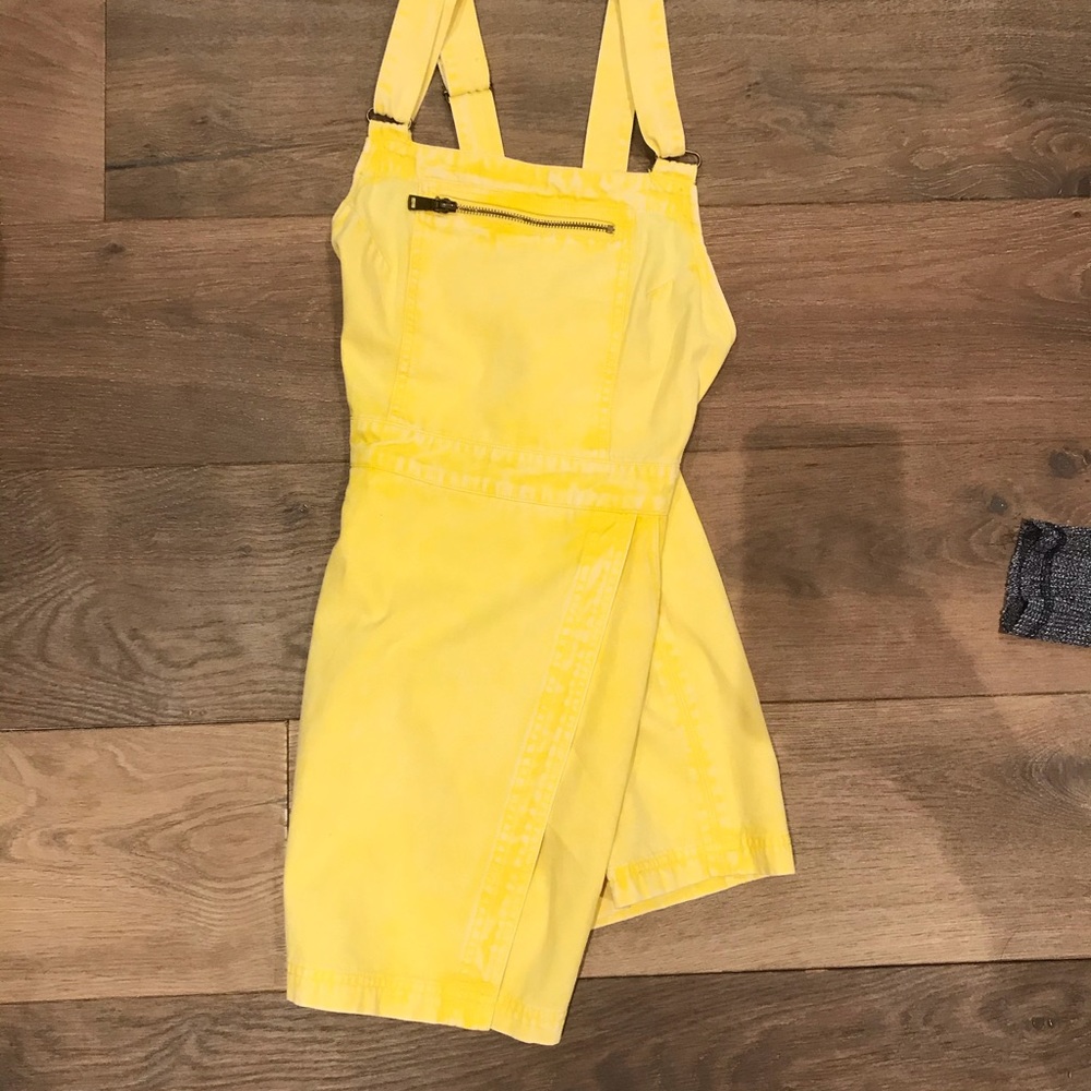 Super cute yellow dress